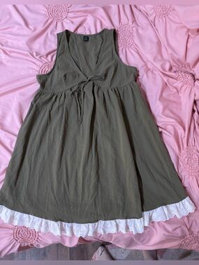 SHEIN Olive Green Sleeveless Tie-Front Dress with White Eyelet Trim